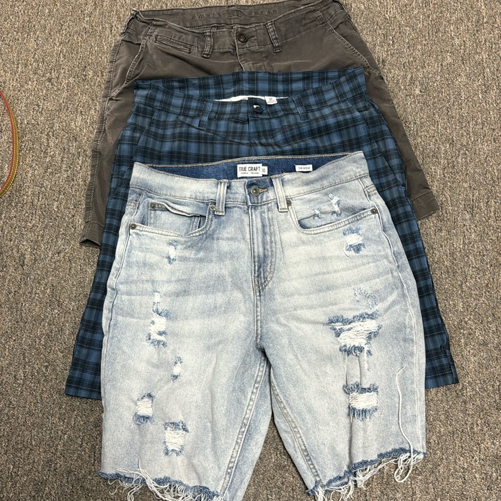 Men’s shorts size 30 lot.
